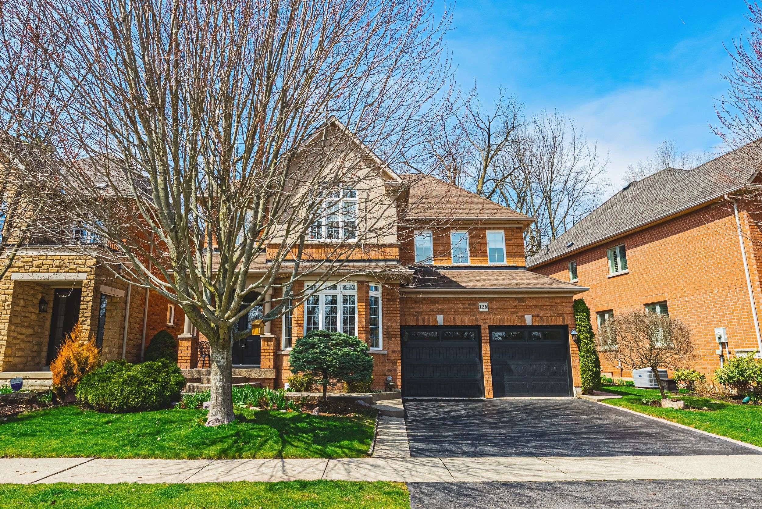 125 Creek Path AVE, Oakville, ON L6L 6T3