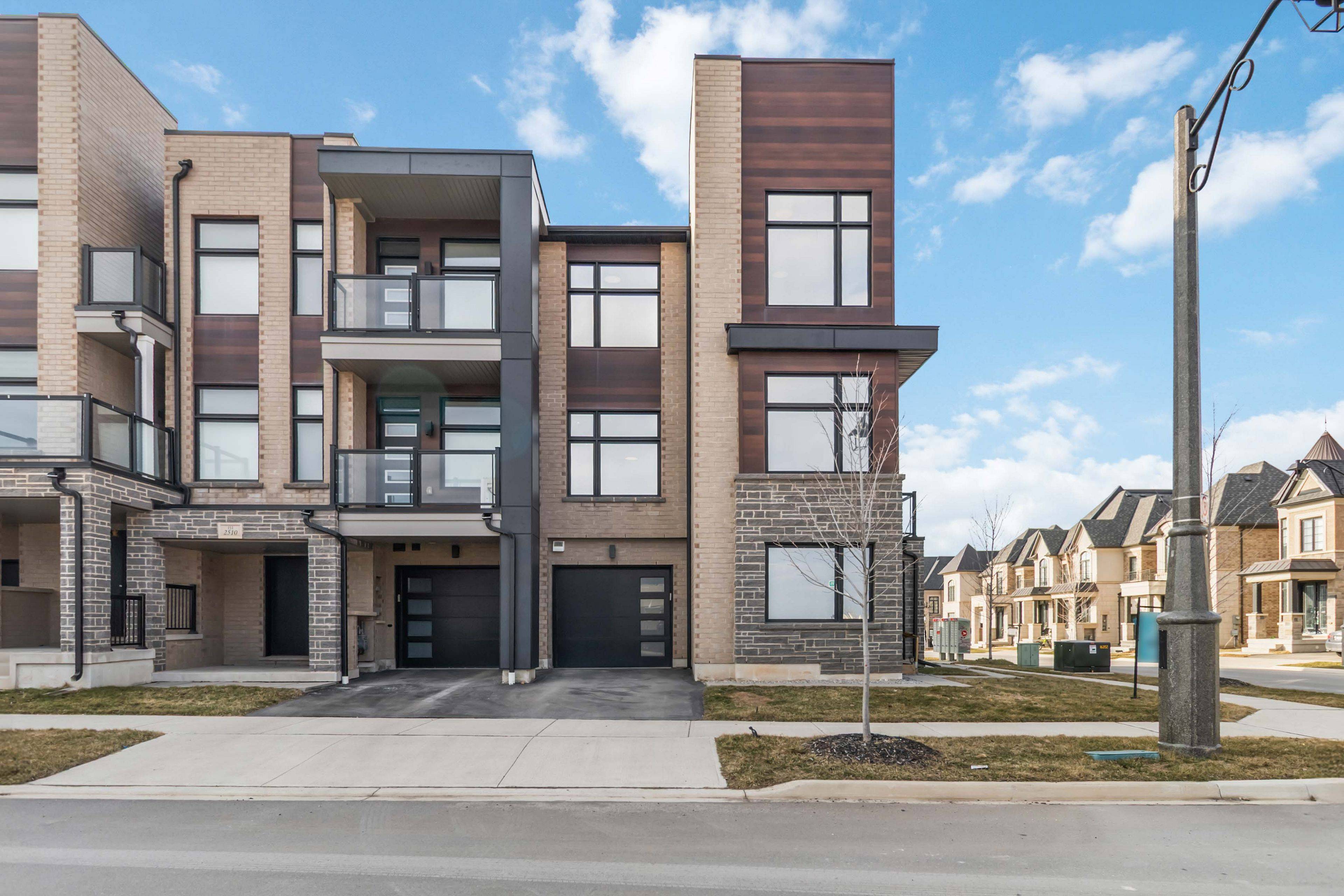 1264 Merton RD, Oakville, ON L6M 5M1