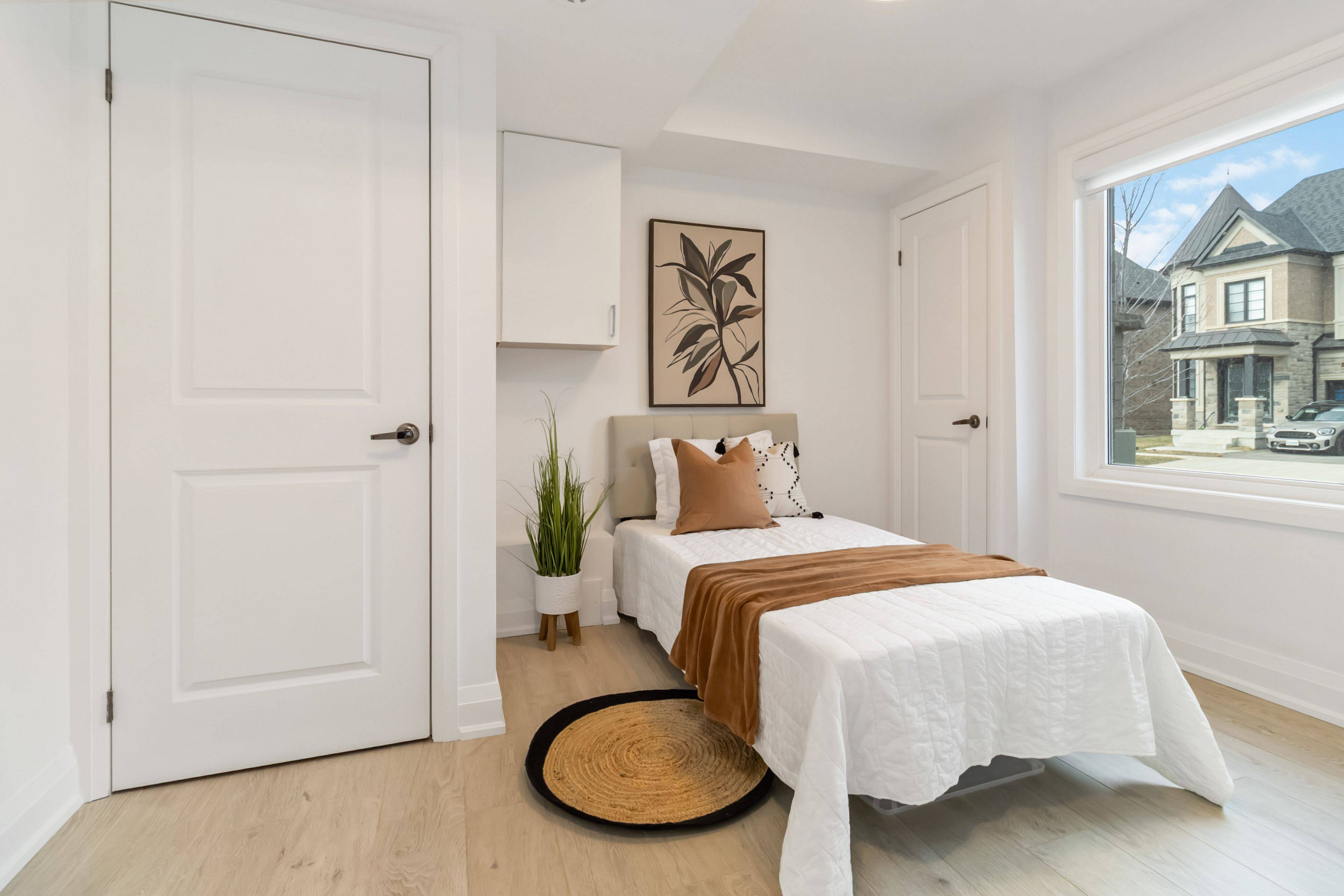 1264 Merton RD, Oakville, ON L6M 5M1