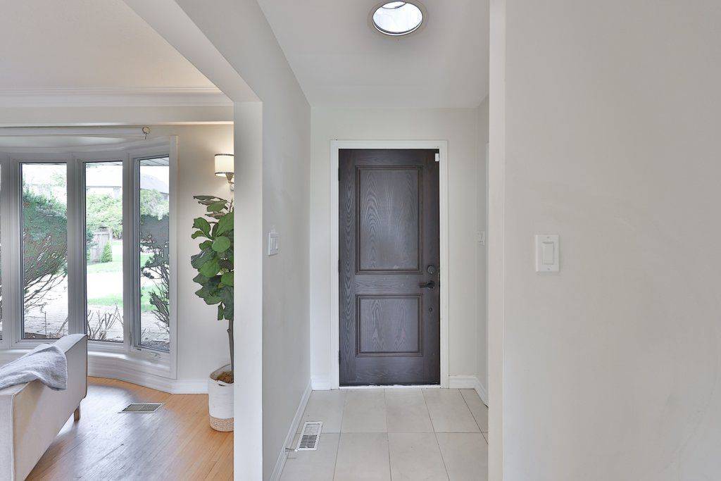 1486 Hixon ST, Oakville, ON L6L 1S3