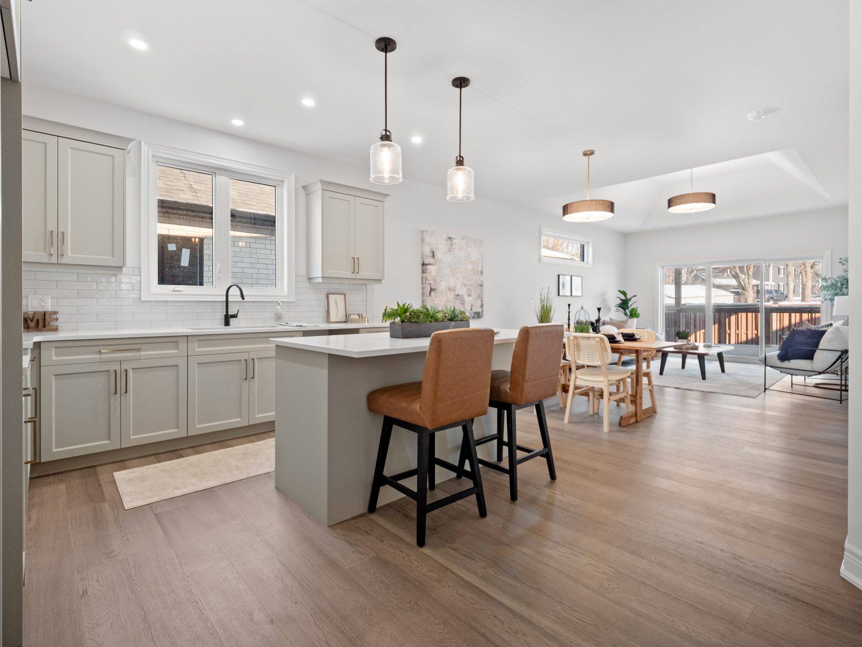 512 Royal Ridge DR, Fort Erie, ON L0S 1N0