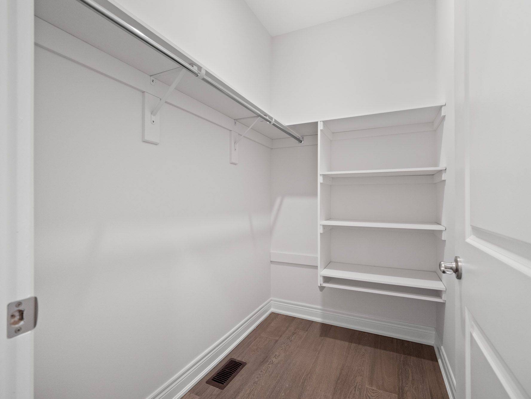 512 Royal Ridge DR, Fort Erie, ON L0S 1N0