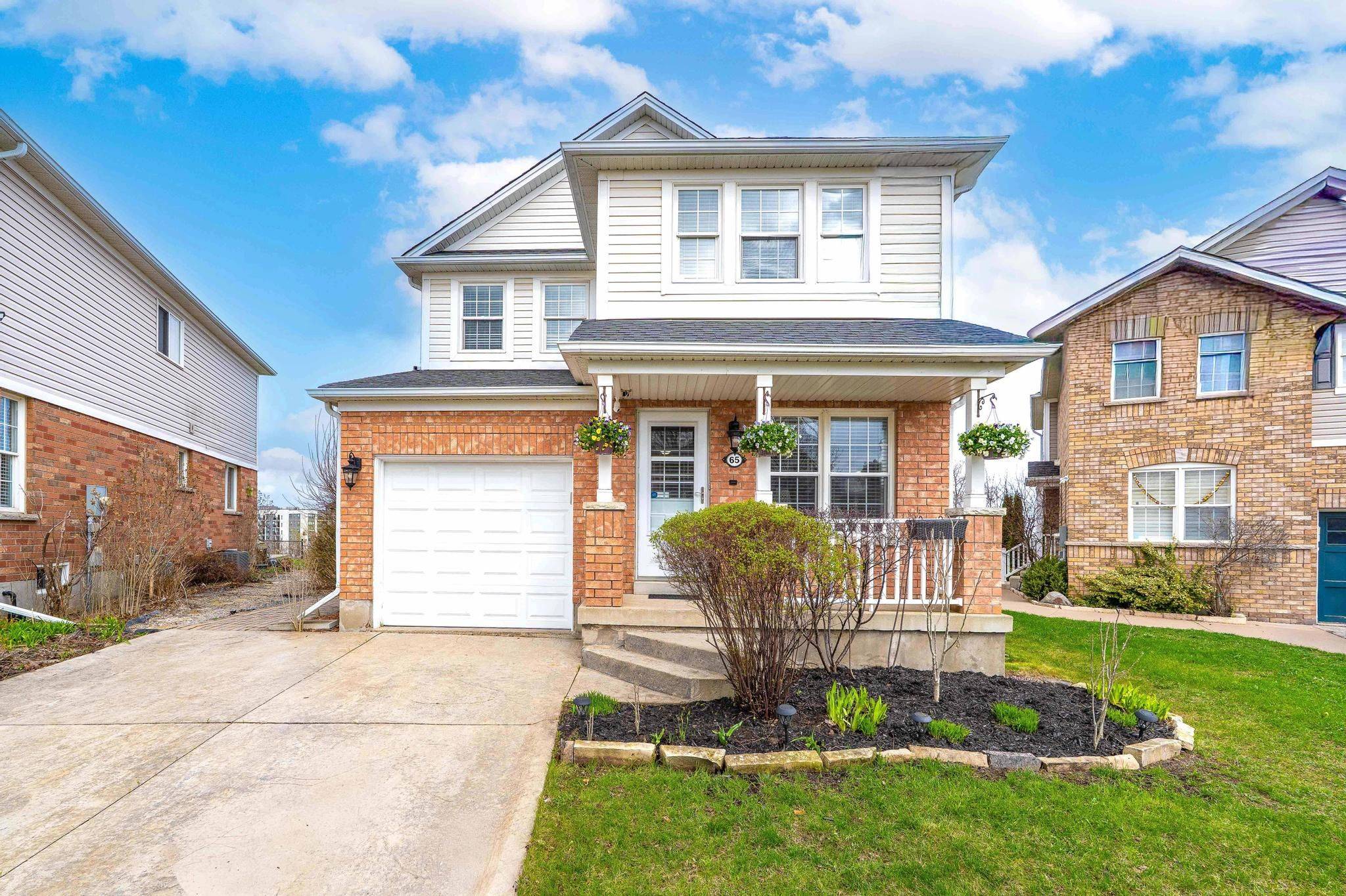 65 Bloomington DR, Cambridge, ON N1P 1J5