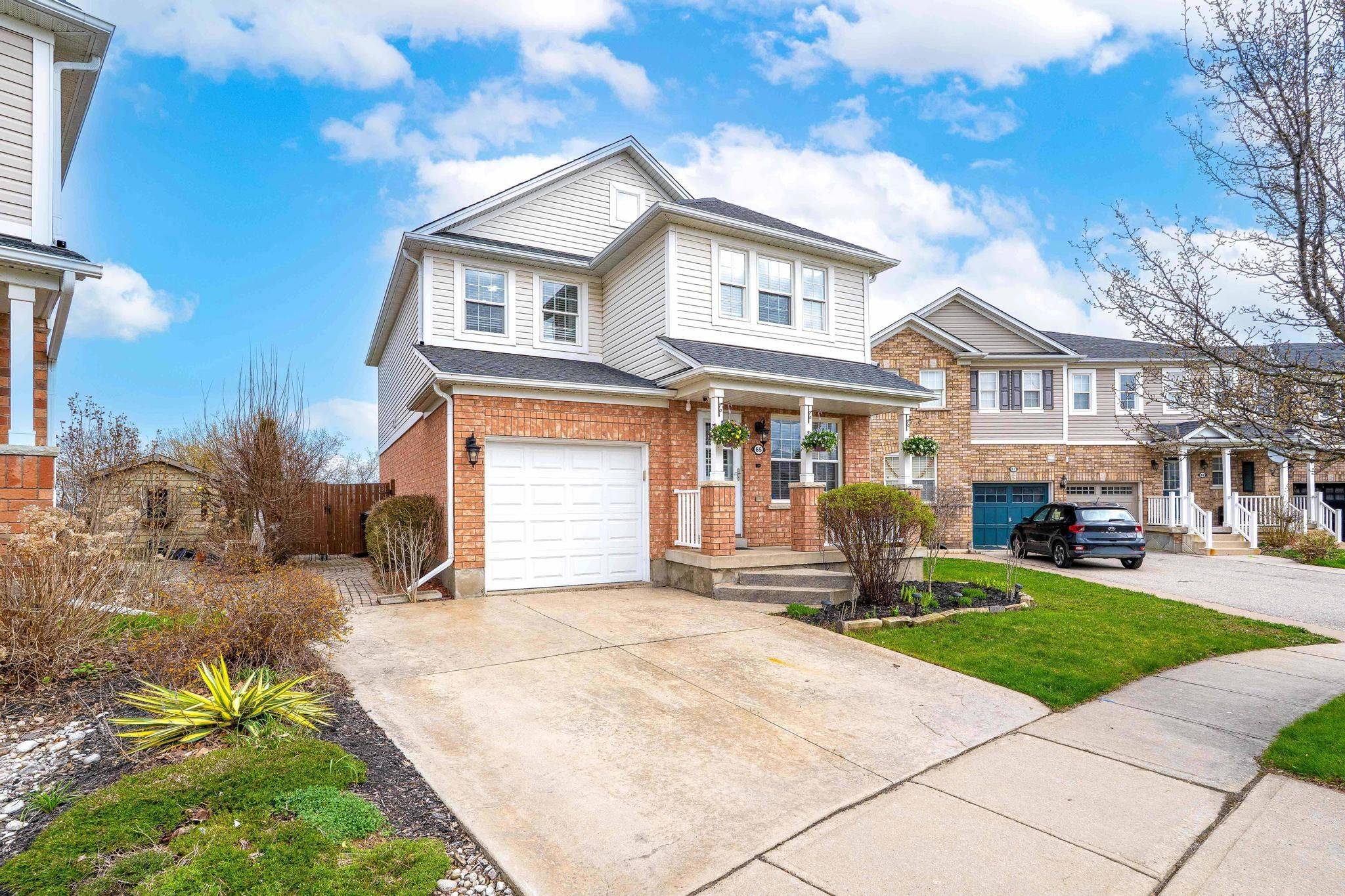65 Bloomington DR, Cambridge, ON N1P 1J5