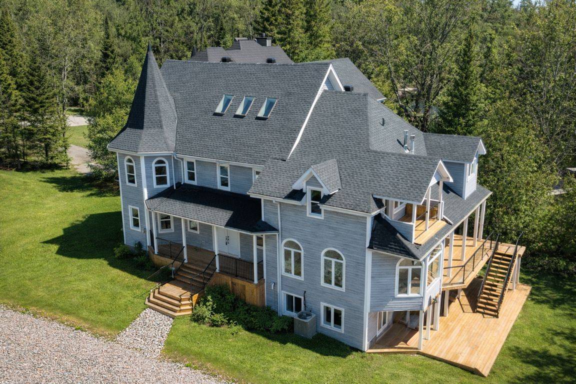 14-16 KNOWLES CRES, Seguin, ON P0C 1J0