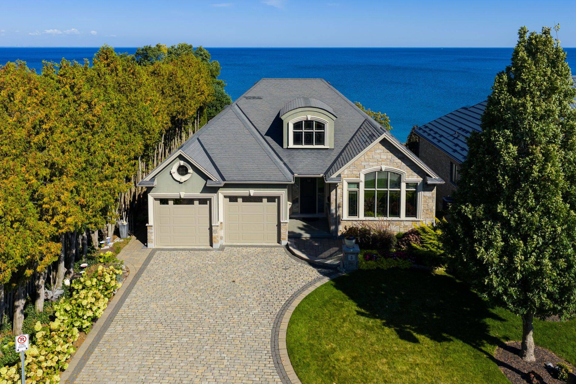 61 Lake ST #3, Grimsby, ON L3M 2G6