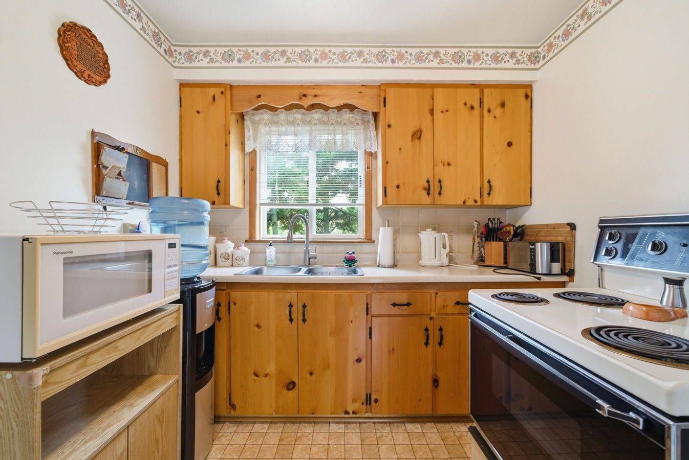 94 Plum Point LN, Kawartha Lakes, ON K0M 2C0