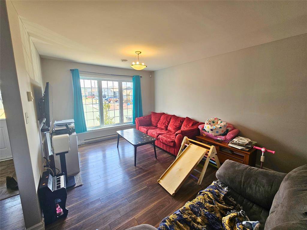 10 Maureen Crescent, Conception Bay South, NL A1X 4B3