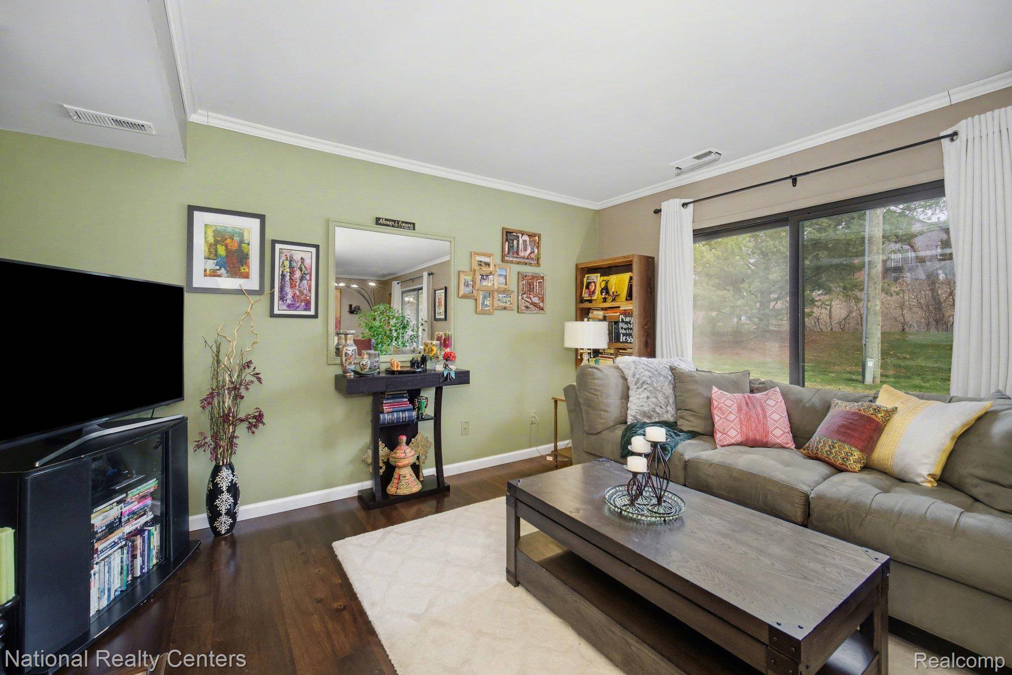 175 Briarcrest DR #111, Ann Arbor, MI 48104