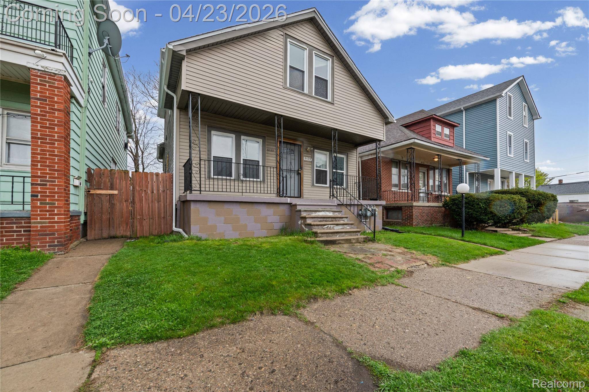 5122 Trowbridge ST, Hamtramck, MI 48212