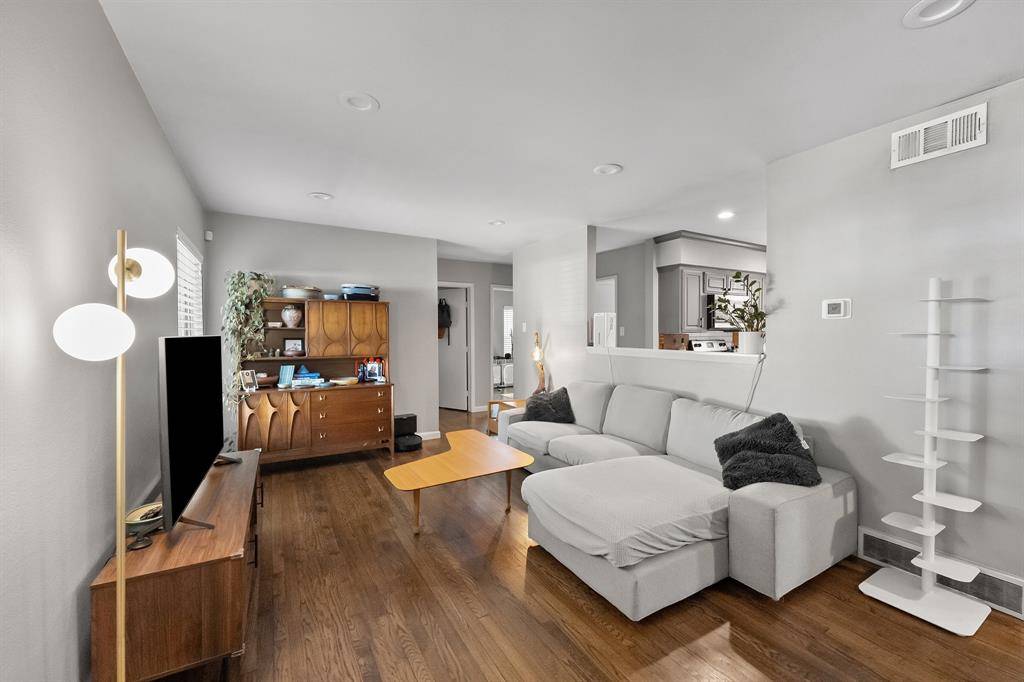 2212 Tealford Drive, Dallas, TX 75228