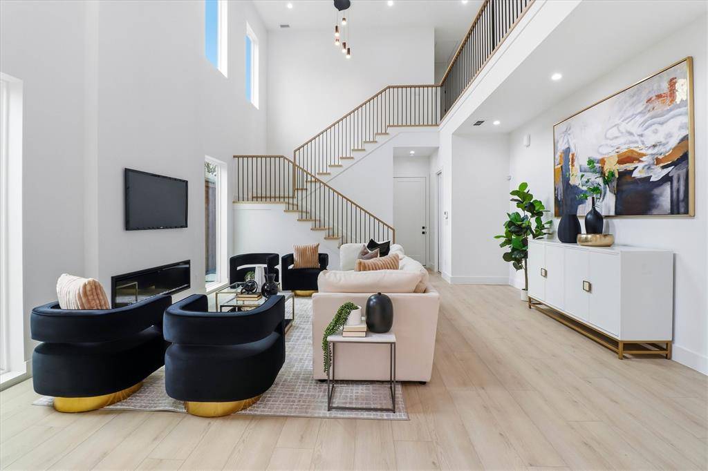 628 Wayne Street, Dallas, TX 75223