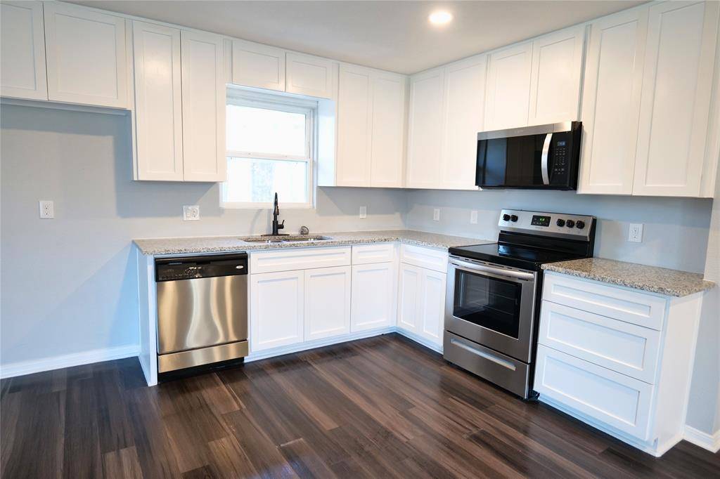 1555 Cape Cod Drive, Dallas, TX 75216