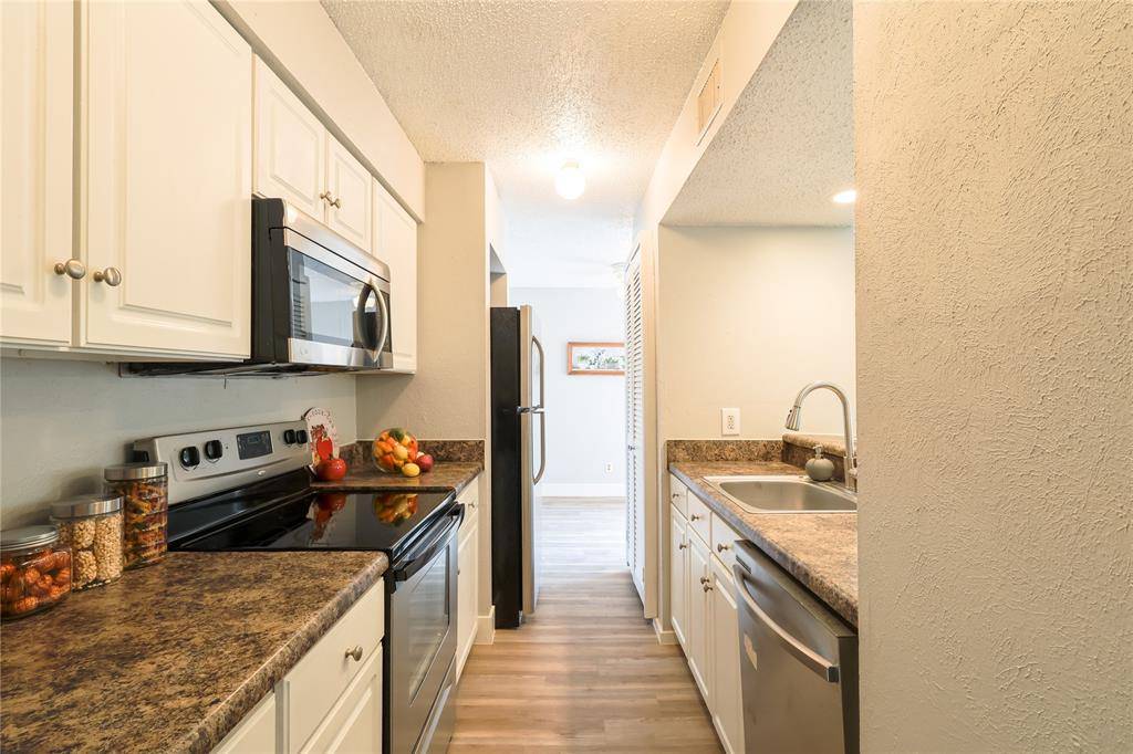 5522 Boca Raton Boulevard #404, Fort Worth, TX 76112