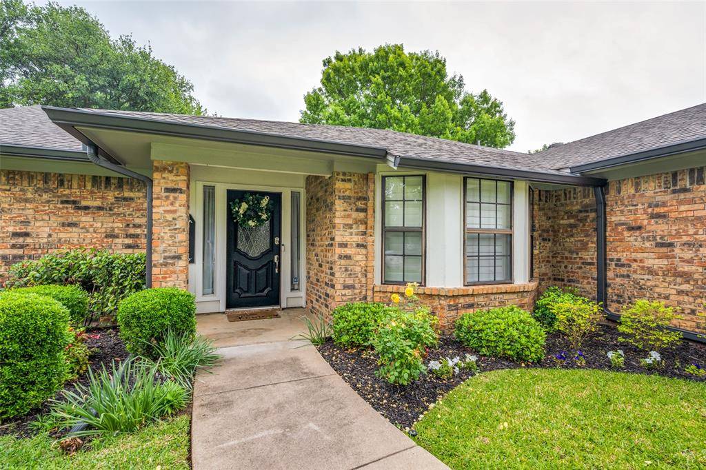 7312 Hialeah Circle W, North Richland Hills, TX 76182