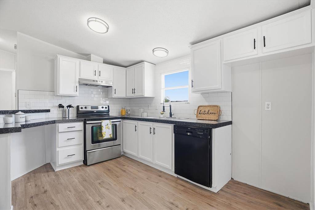 612 S Aquilla Street, Itasca, TX 76055