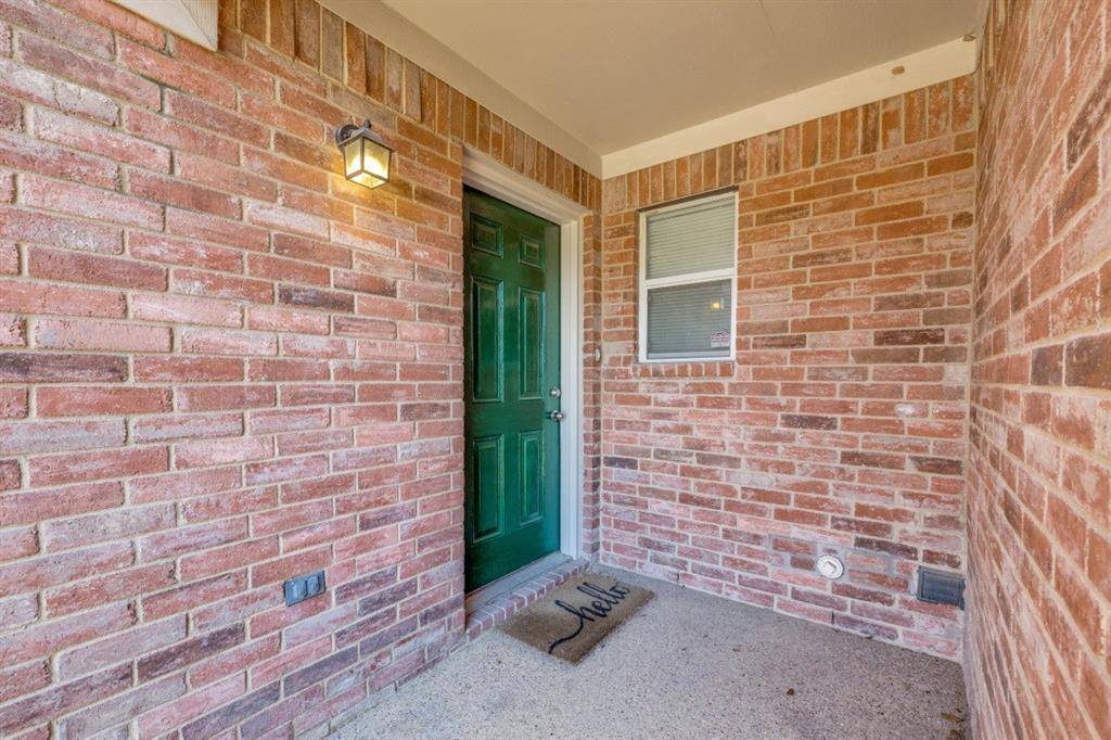 2326 Kingsway Drive, Arlington, TX 76012