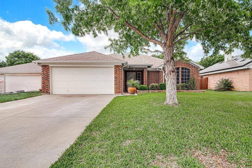 729 Tanglewood, Burleson, TX 76028