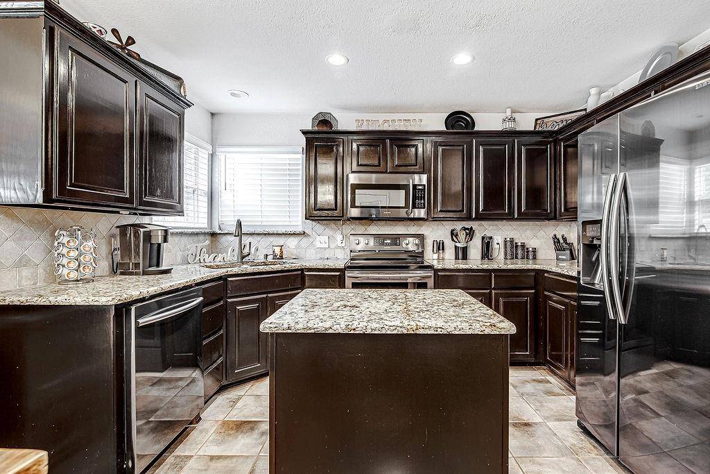 729 Tanglewood, Burleson, TX 76028