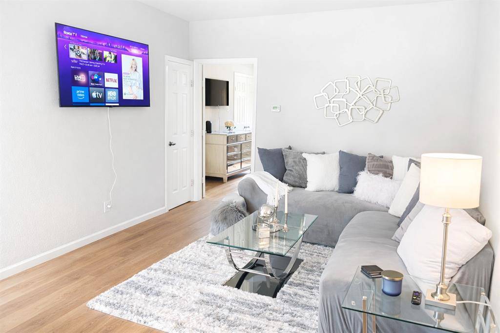 5620 Live Oak Street #201, Dallas, TX 75206