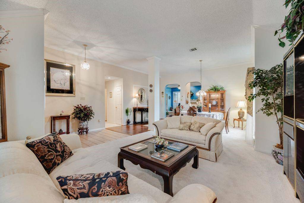 2114 Greenstone Trail, Carrollton, TX 75010