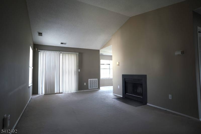 50 Tanglewood Ct, South Brunswick Twp., NJ 08852