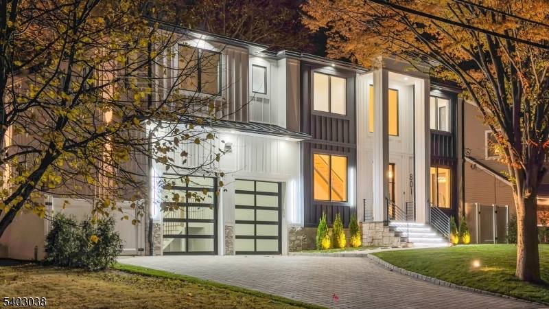 801 Godwin Rd, Paramus Boro, NJ 07652