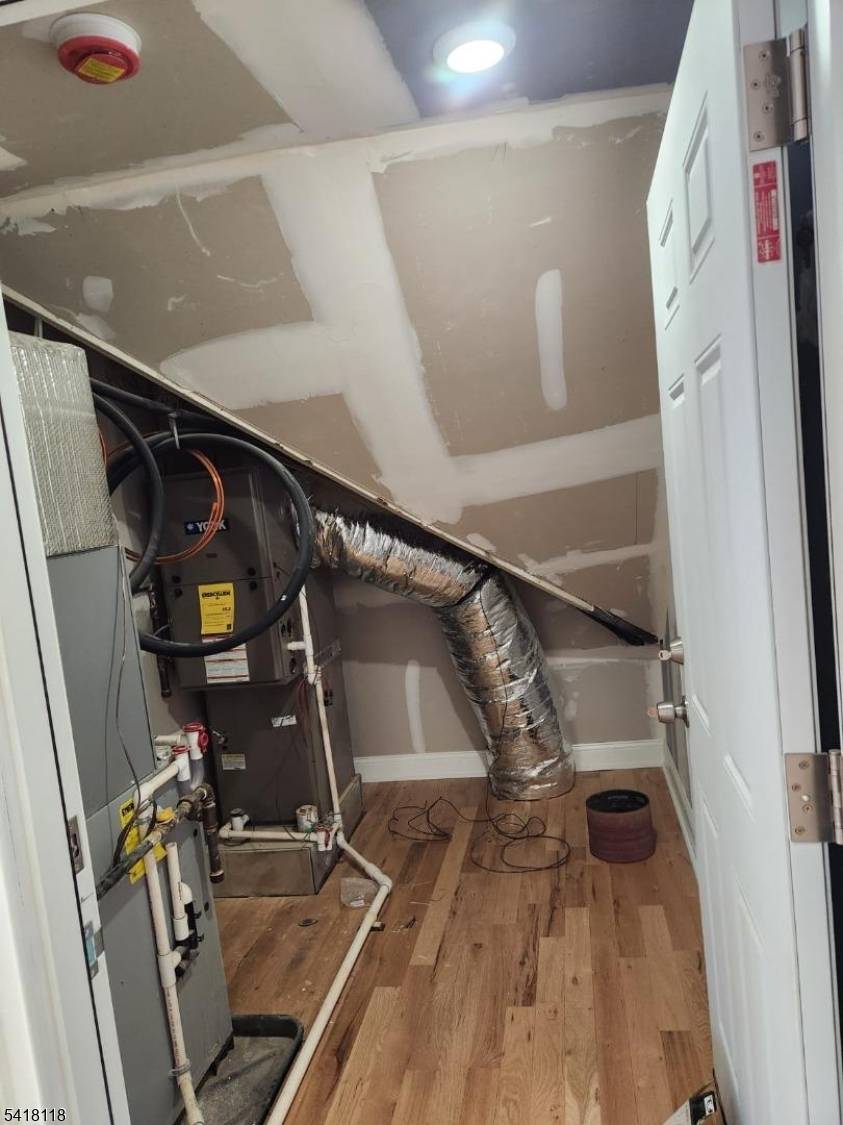 464 Walnut St, Elizabeth City, NJ 07201