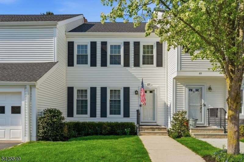 87 Hampshire Dr, Mendham Boro, NJ 07945