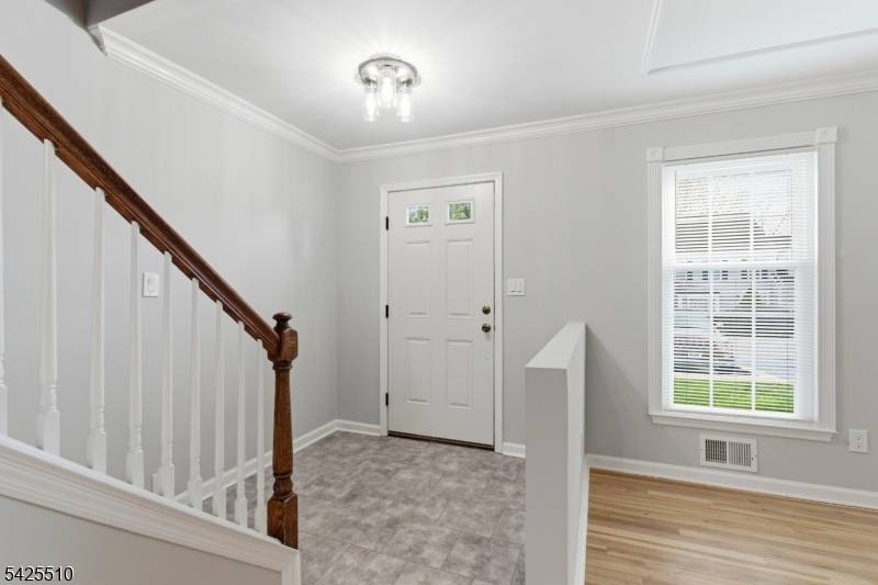 87 Hampshire Dr, Mendham Boro, NJ 07945