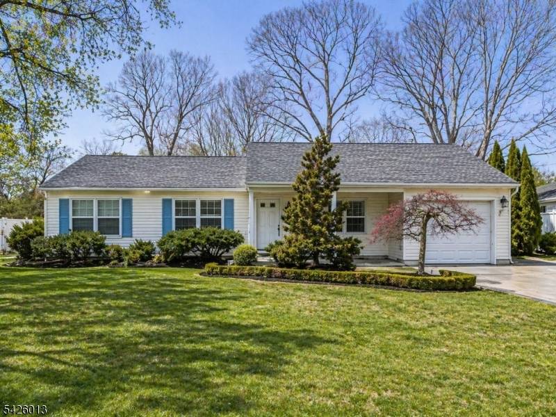 48 Morton Ave, Monroe Twp., NJ 08831