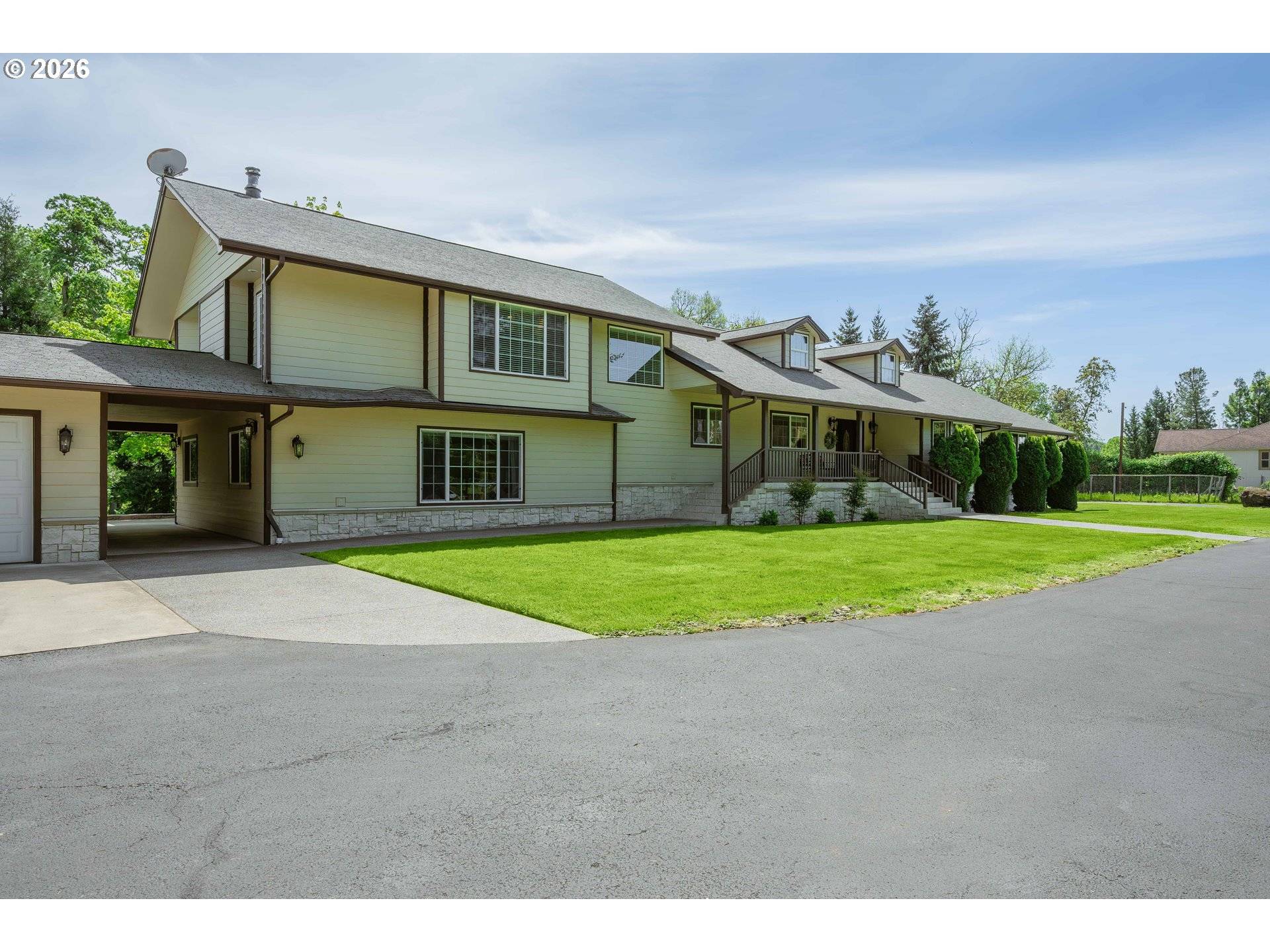 3782 DEL RIO RD, Roseburg, OR 97471