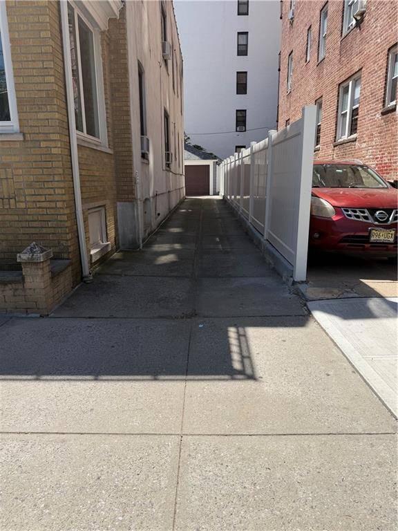 418 82nd ST, Brooklyn, NY 11209