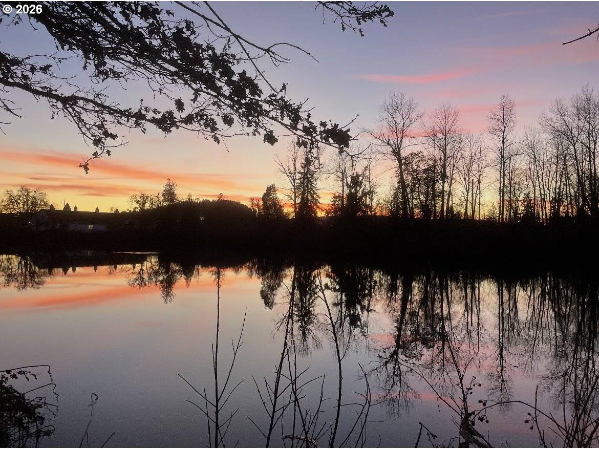 395 IRONWOOD LOOP, Creswell, OR 97426