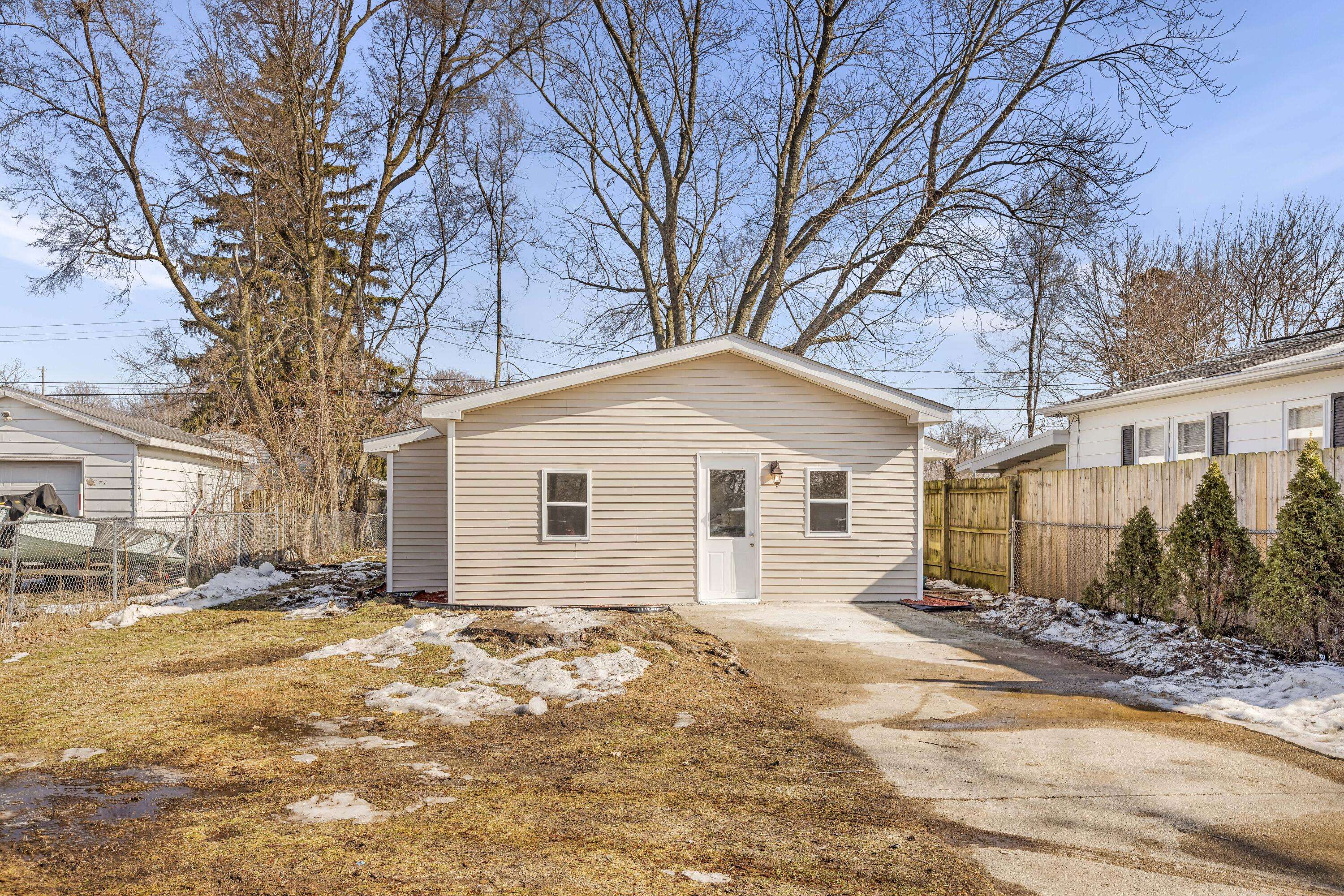 100 Wiltshire AVE, Battle Creek City, MI 49015