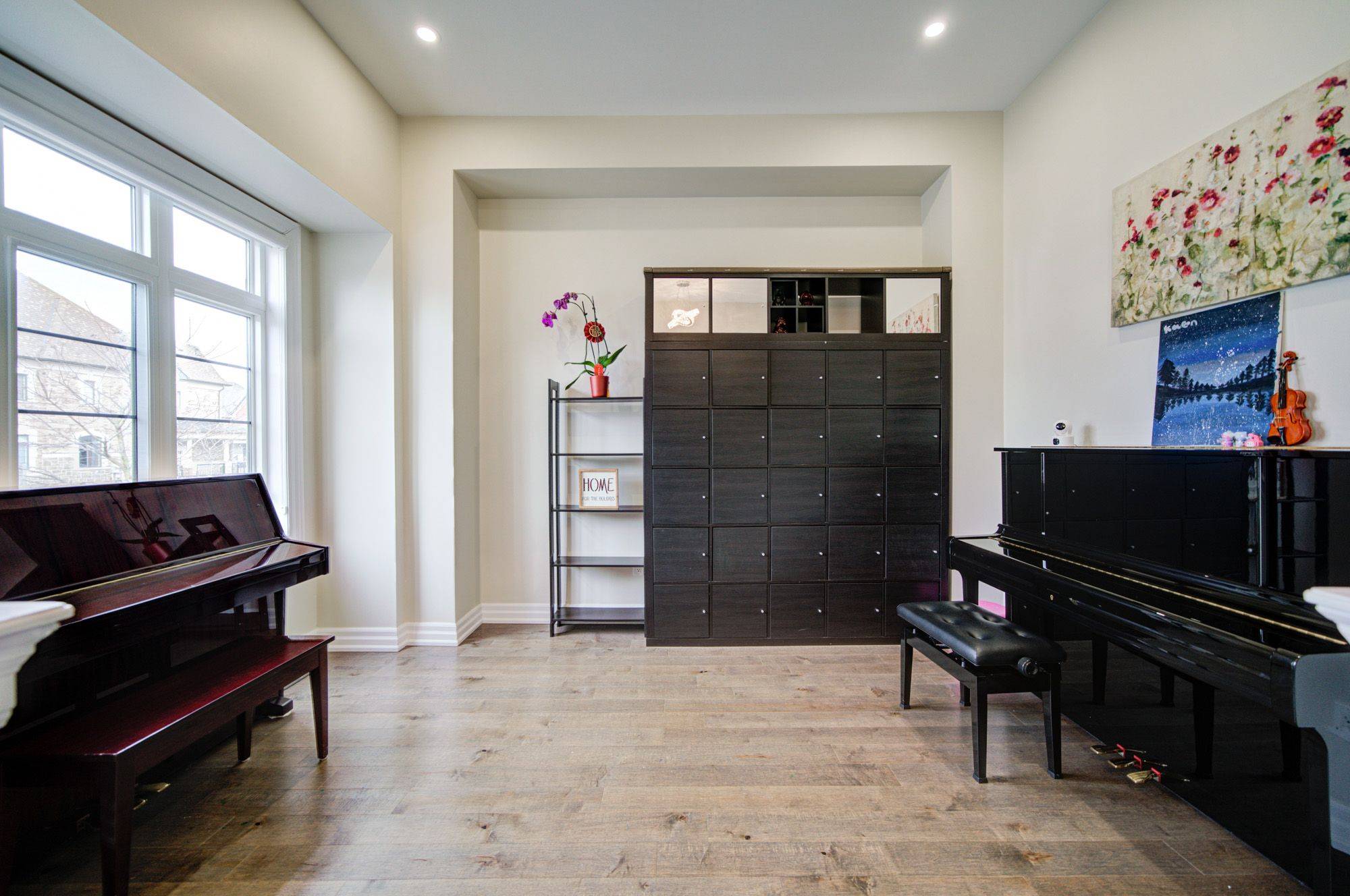 43 Mike Boshevski CT, Aurora, ON L4G 3G7