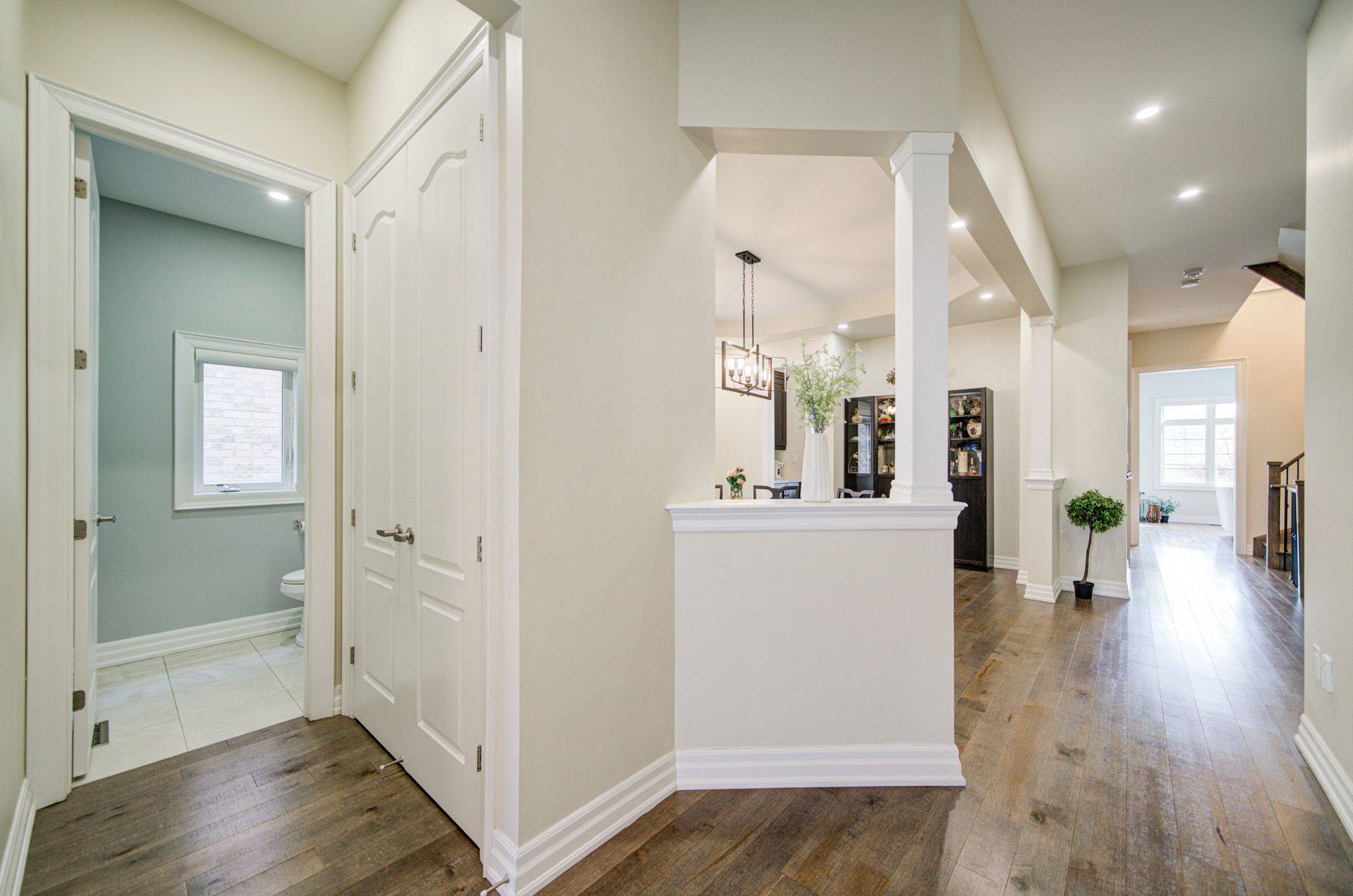 43 Mike Boshevski CT, Aurora, ON L4G 3G7