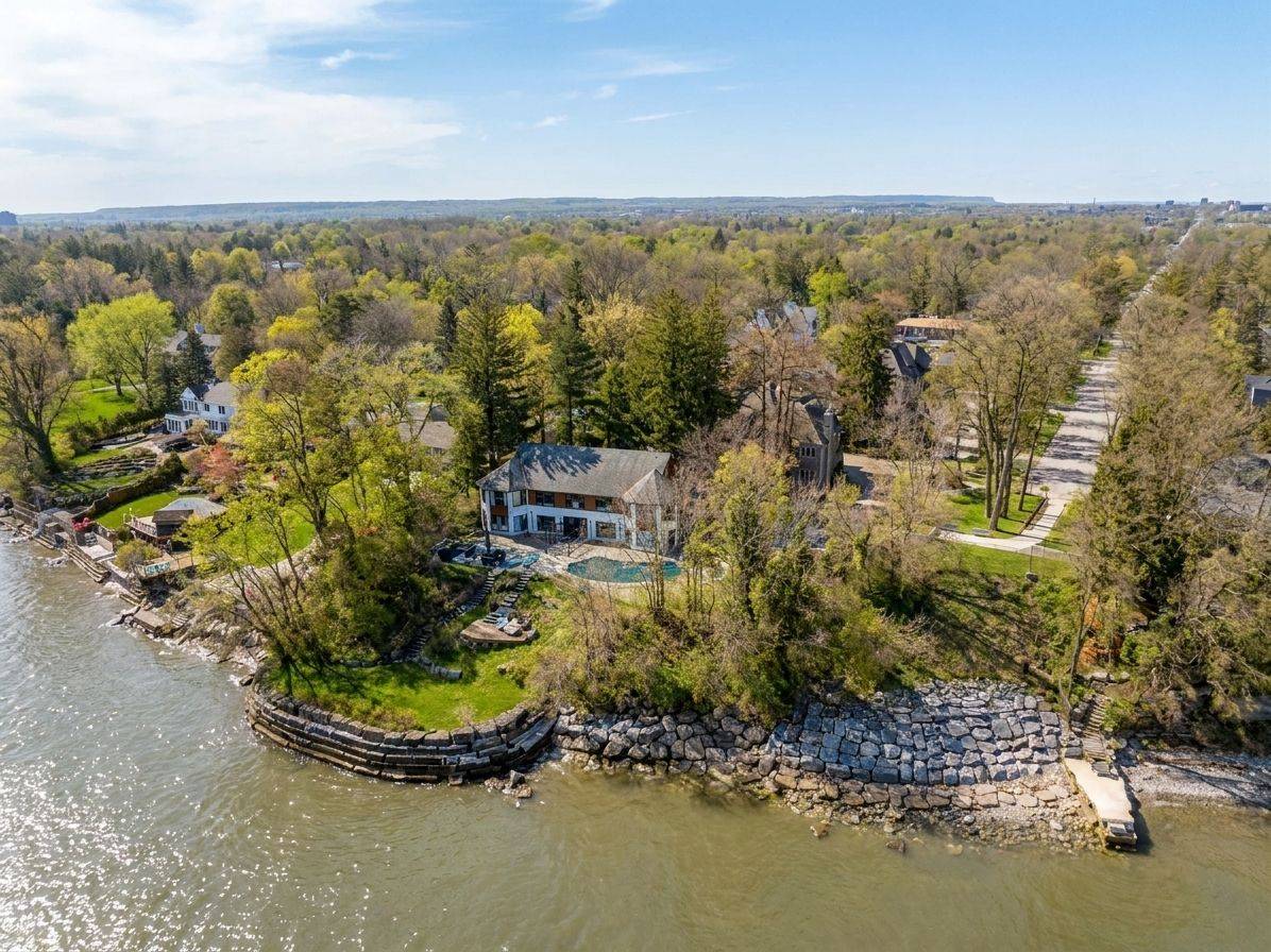 100 Appleby PL, Burlington, ON L7L 2X1