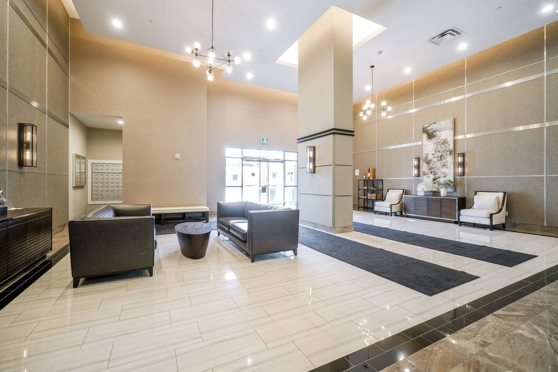 2486 Old Bronte RD #402, Oakville, ON L6M 0Y4