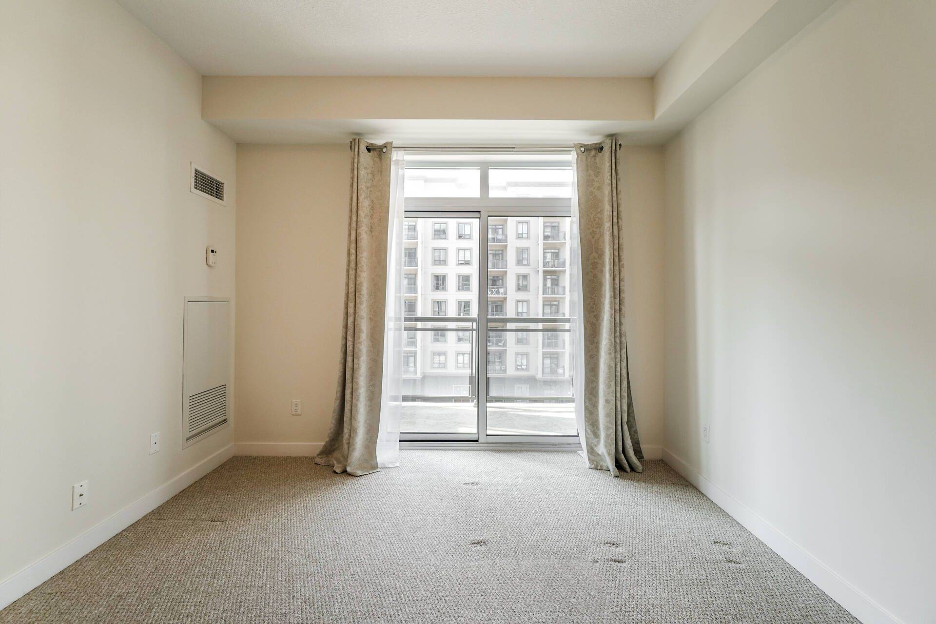 2486 Old Bronte RD #402, Oakville, ON L6M 0Y4