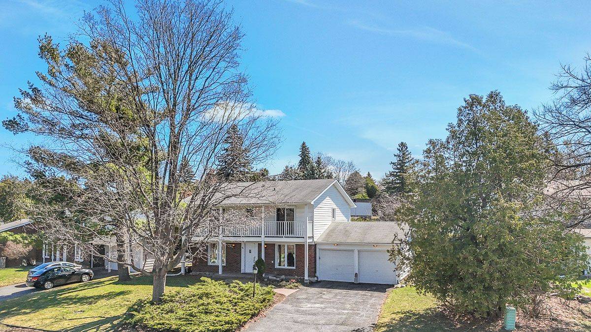 38 Beaver RDG, Cityview - Parkwoods Hills - Rideau Shore, ON K2E 6C7