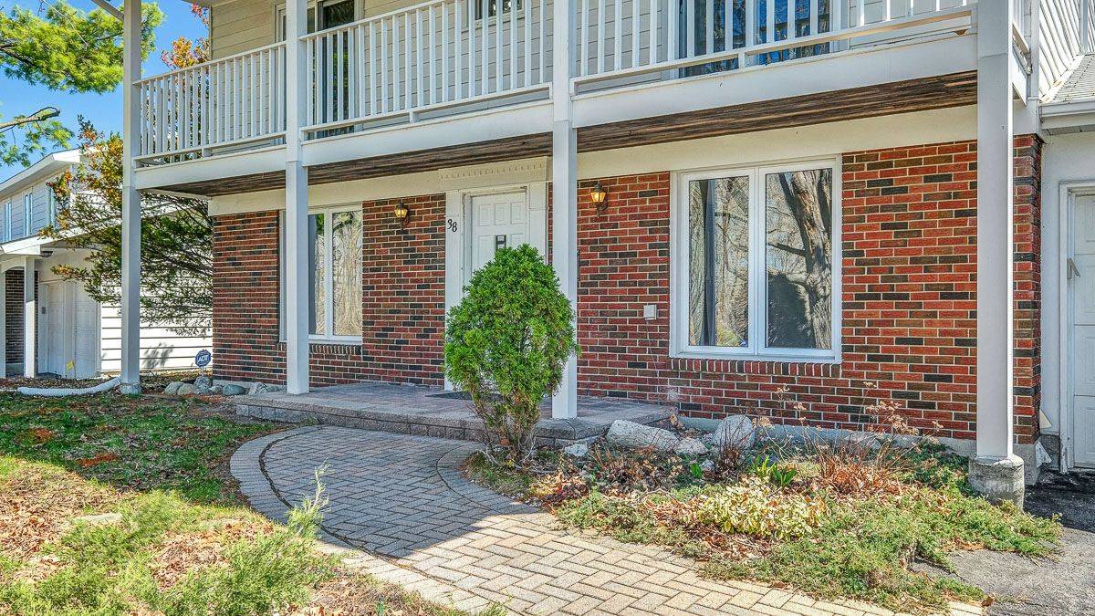 38 Beaver RDG, Cityview - Parkwoods Hills - Rideau Shore, ON K2E 6C7