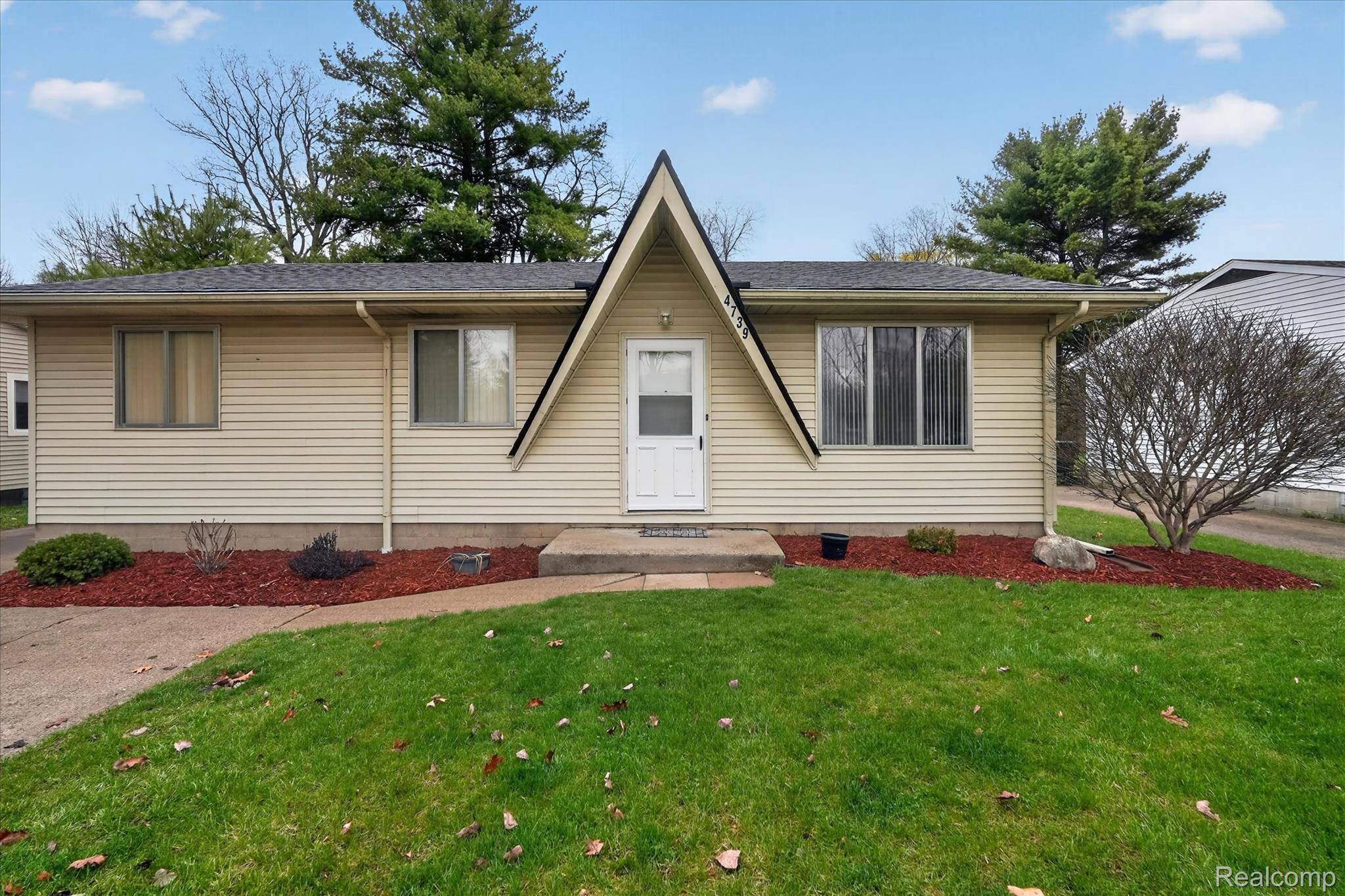 4739 Joan LN, Hamburgtownship_livingston, MI 48169