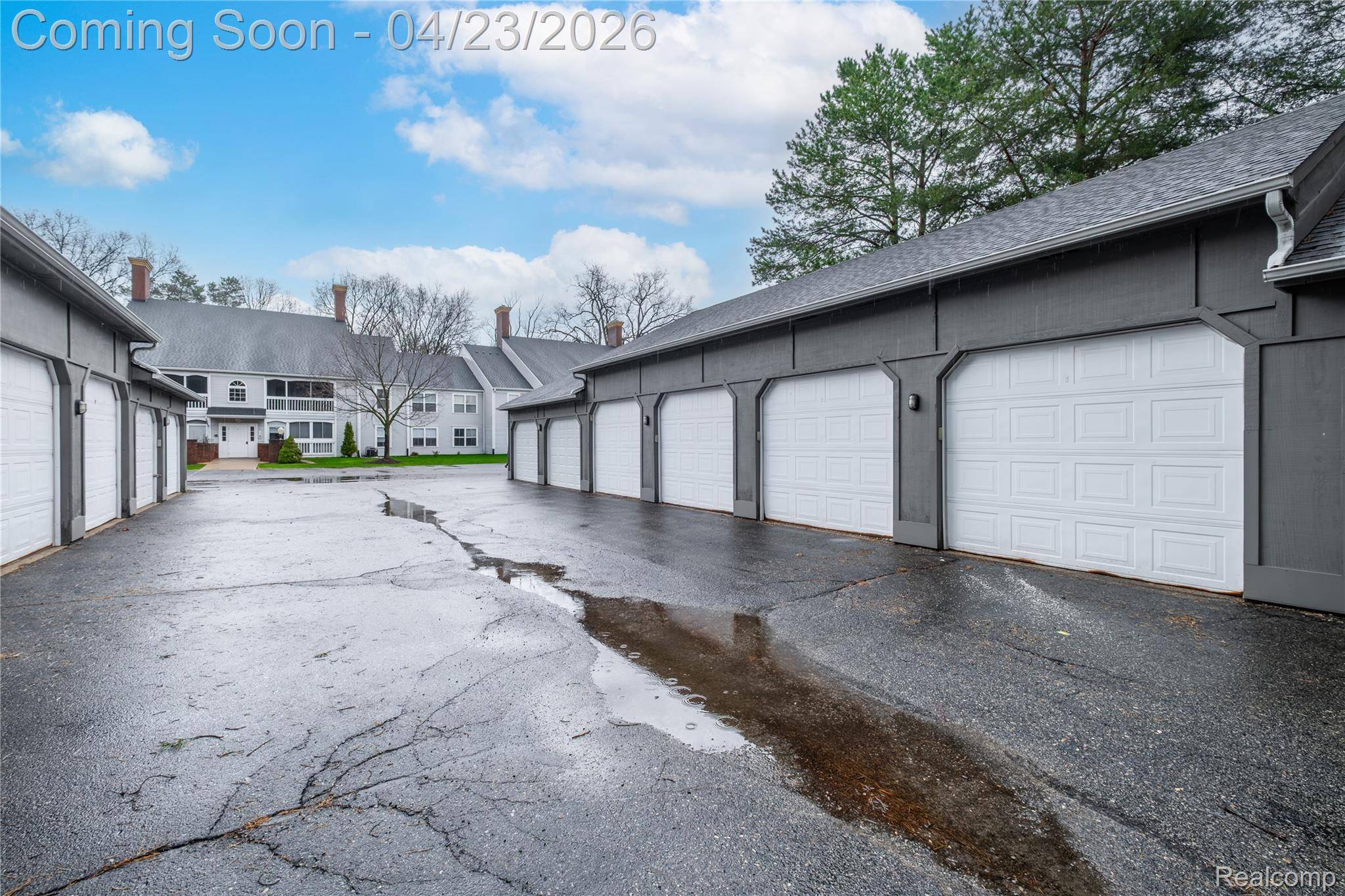 1221 Curzon CT #203, Howell, MI 48843