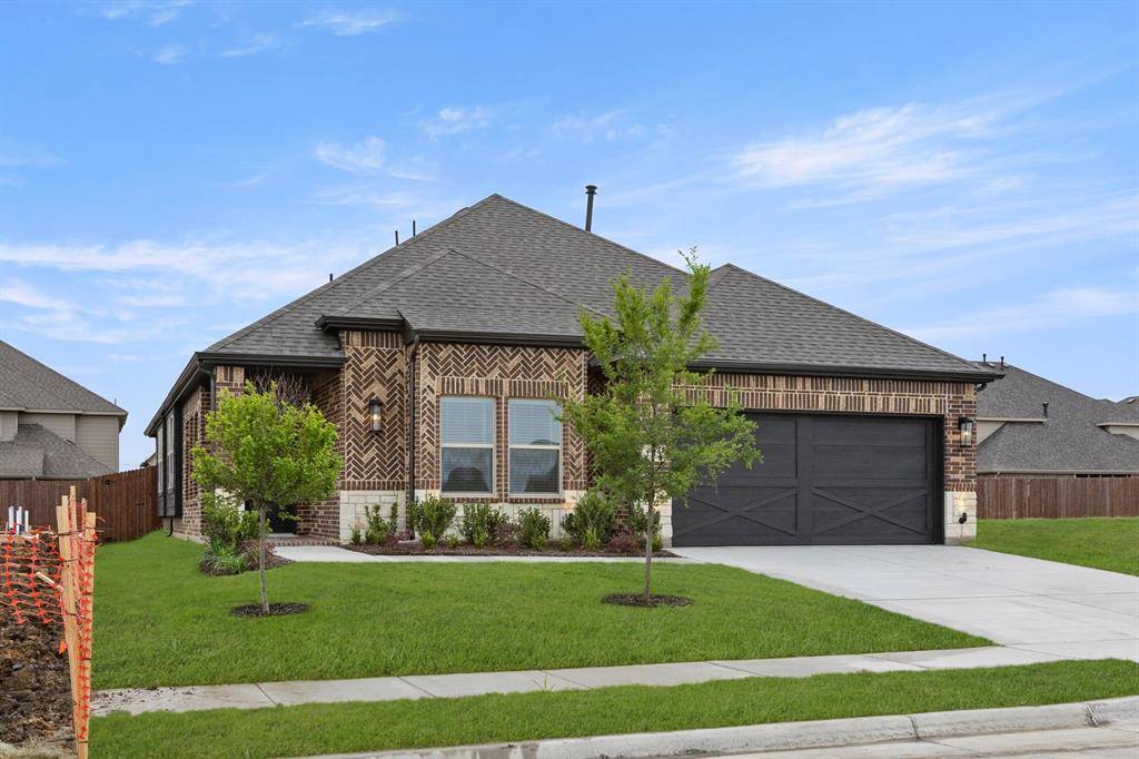 1315 Woodpecker Lane, Mansfield, TX 76063