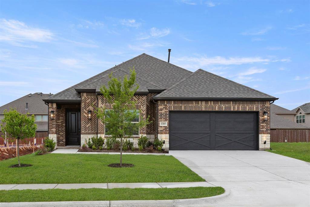 1315 Woodpecker Lane, Mansfield, TX 76063