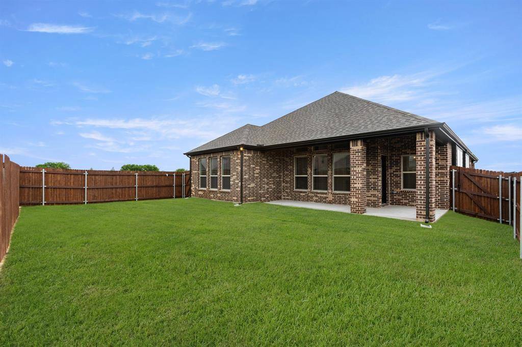 1315 Woodpecker Lane, Mansfield, TX 76063