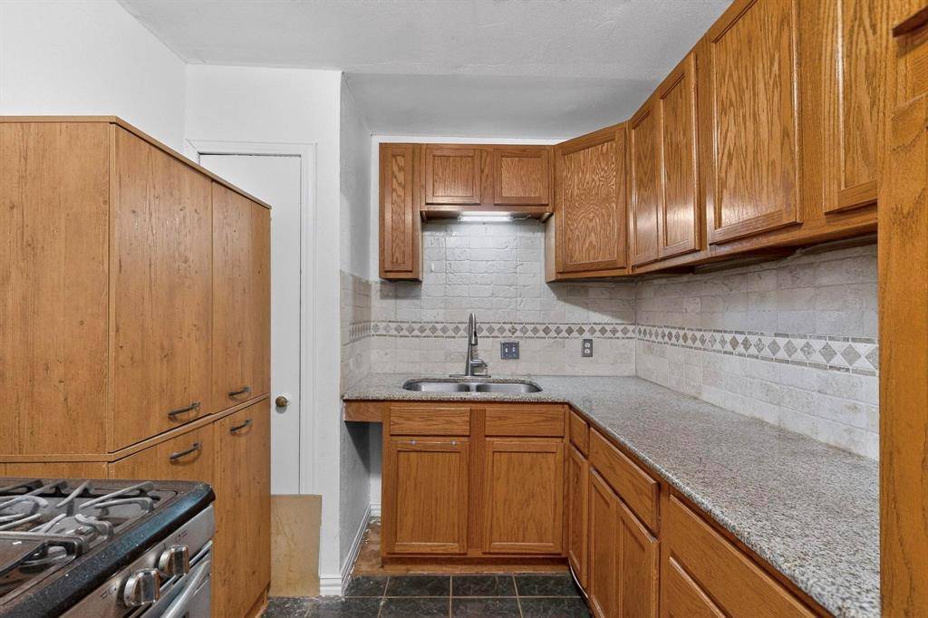 1704 Bell Avenue, Blue Mound, TX 76131