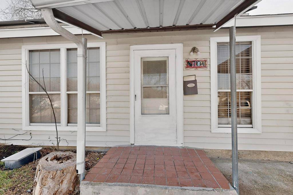 1704 Bell Avenue, Blue Mound, TX 76131