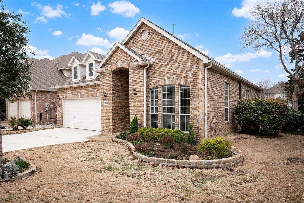 7712 Lakecrest Circle, Irving, TX 75063